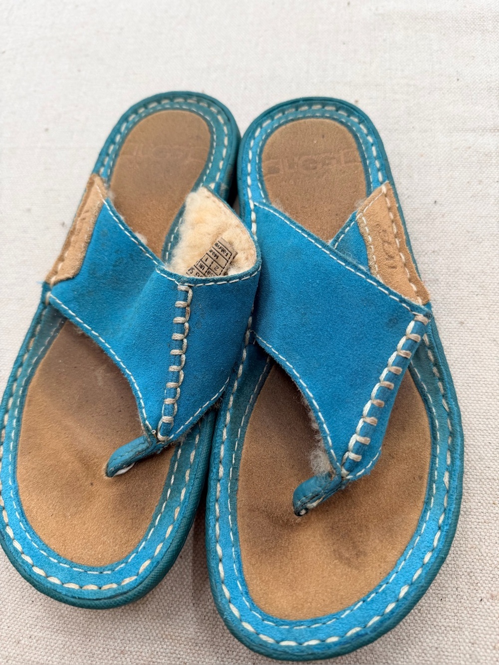 UGG Kids Sherpa lined Flip Flops